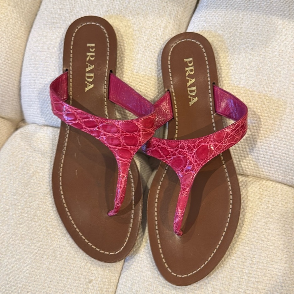 Prada pink leather thong sandals vintage!